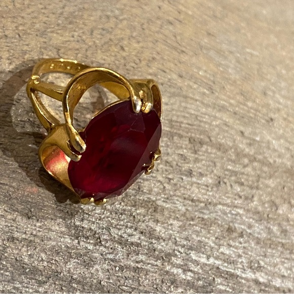 18K heavy electroplate yellow gold ring with ruby red color stone crystal - Picture 8 of 16
